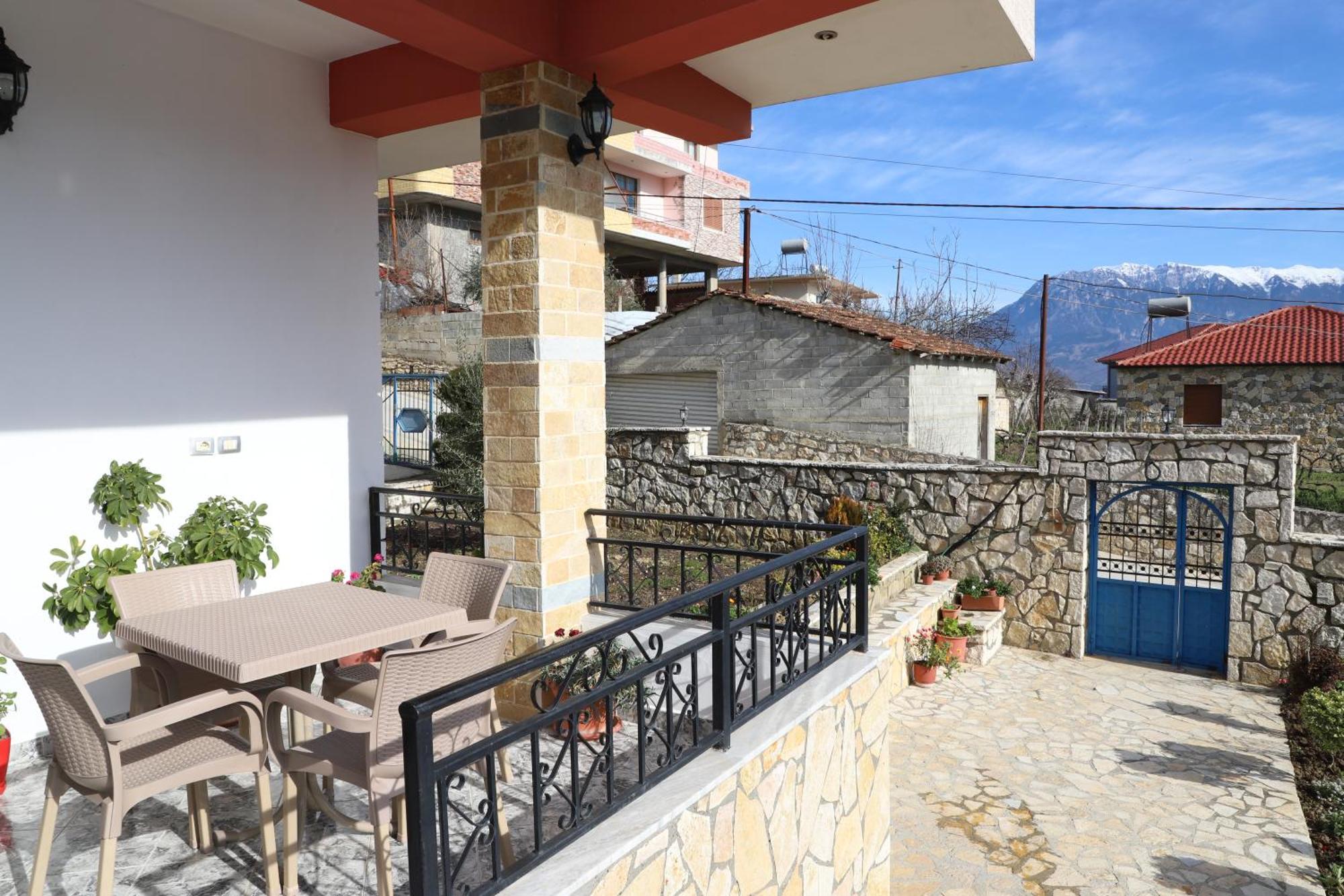 Villa Xherimeja Family Oasis Berat Ruang foto