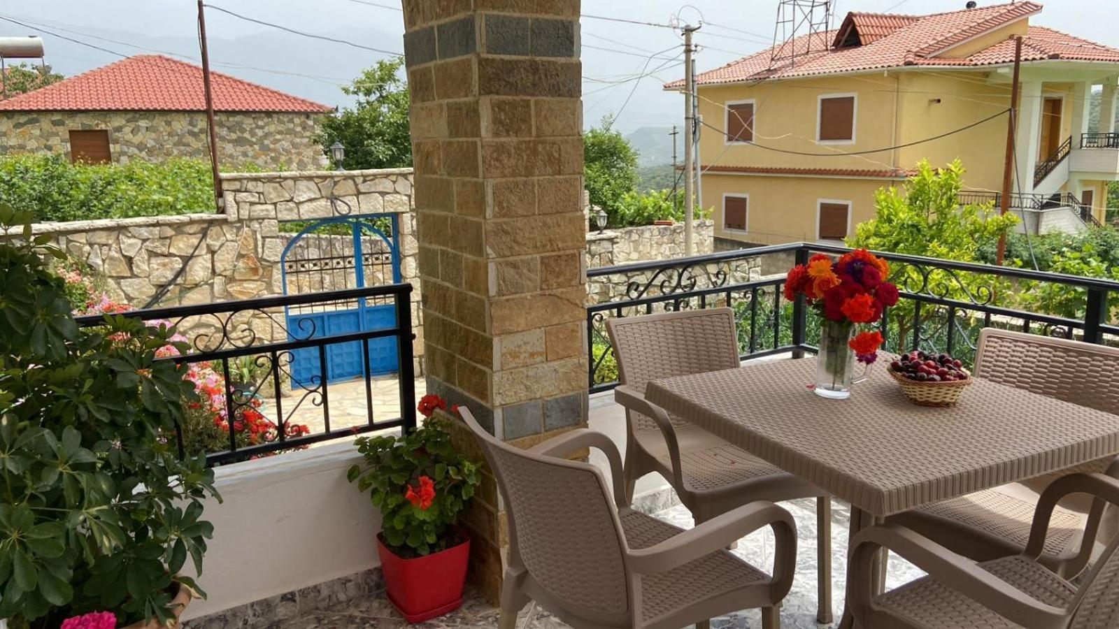 Villa Xherimeja Family Oasis Berat Ruang foto