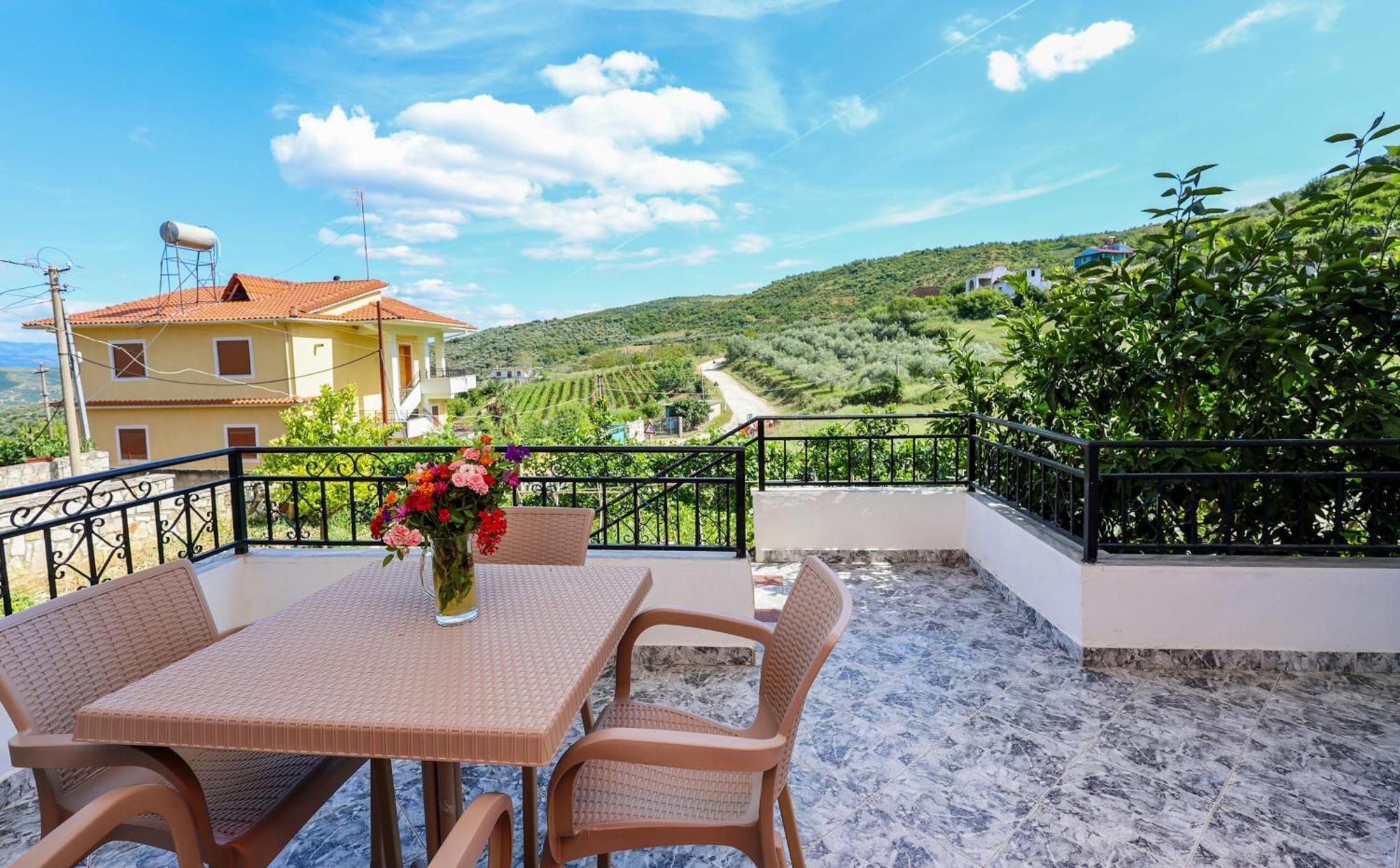 Villa Xherimeja Family Oasis Berat Bagian luar foto