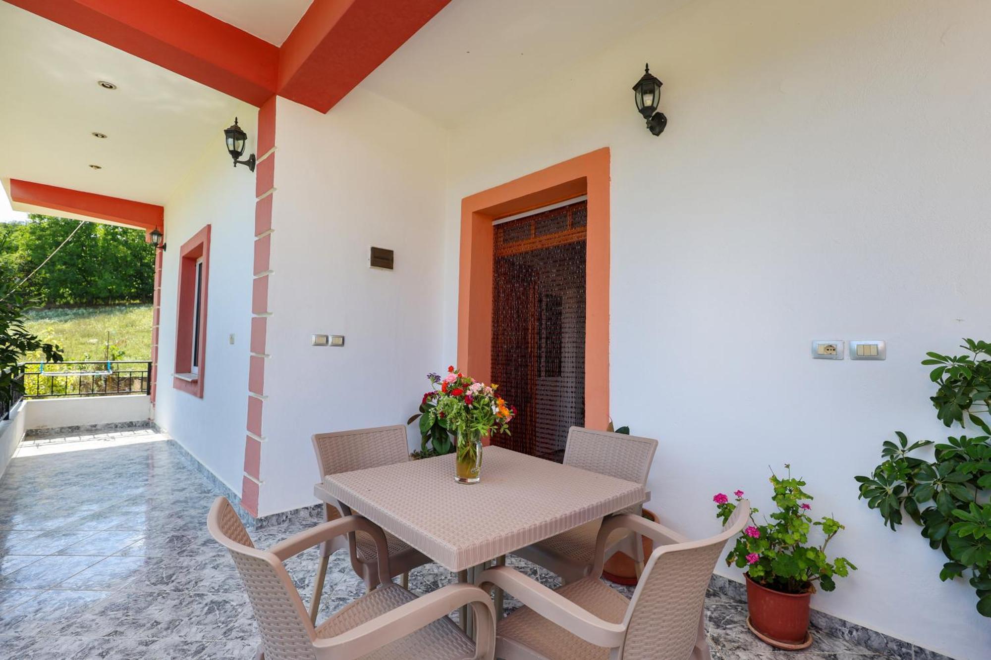 Villa Xherimeja Family Oasis Berat Bagian luar foto